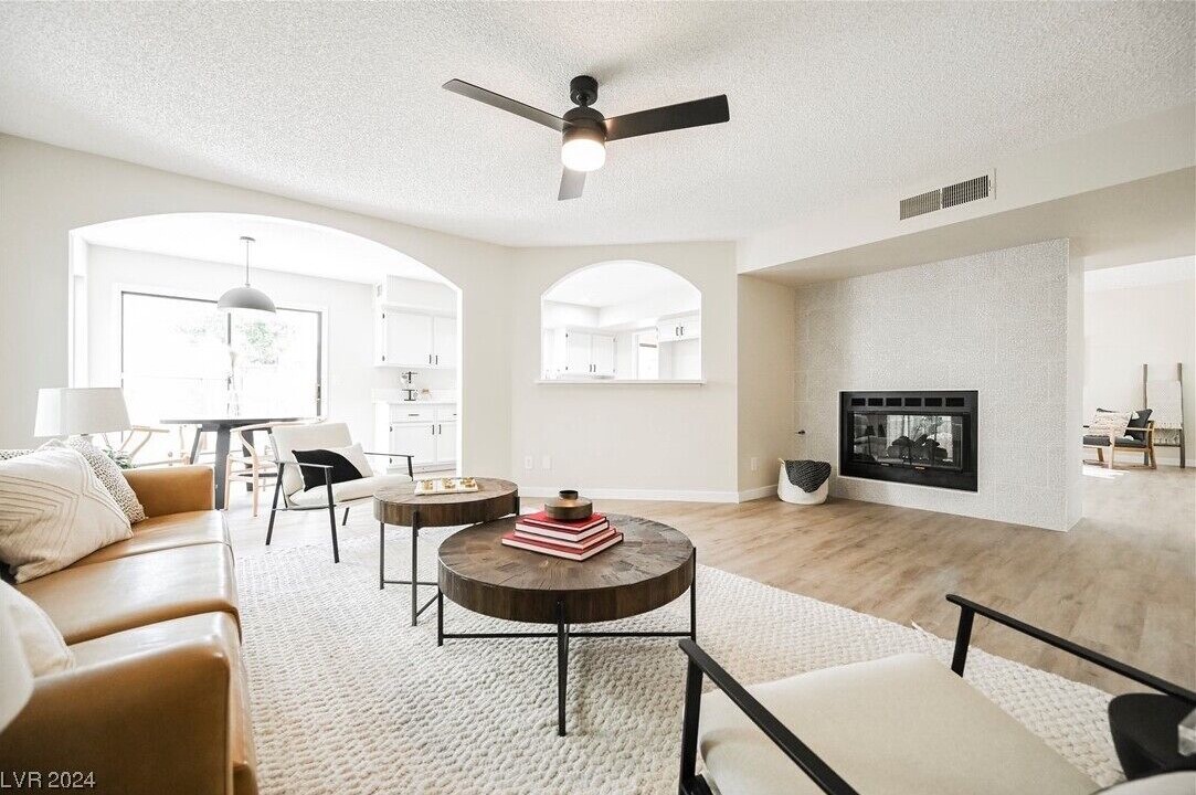 Photo of Livingroom in Green Valley