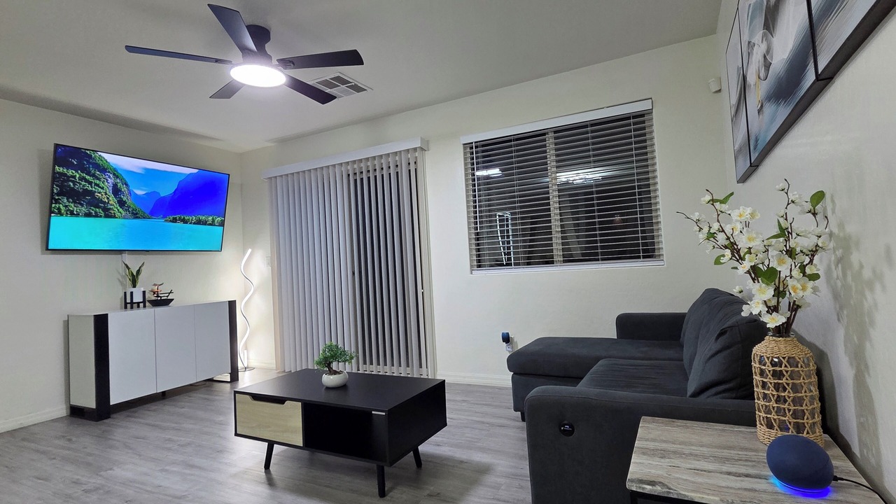 Photo of Livingroom in Sunrise Manor