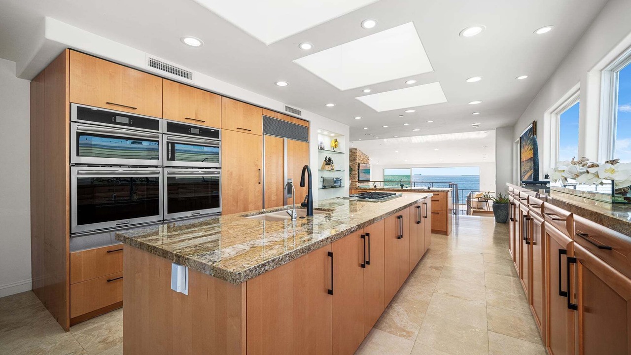 Photo of Kitchen in Peninsula