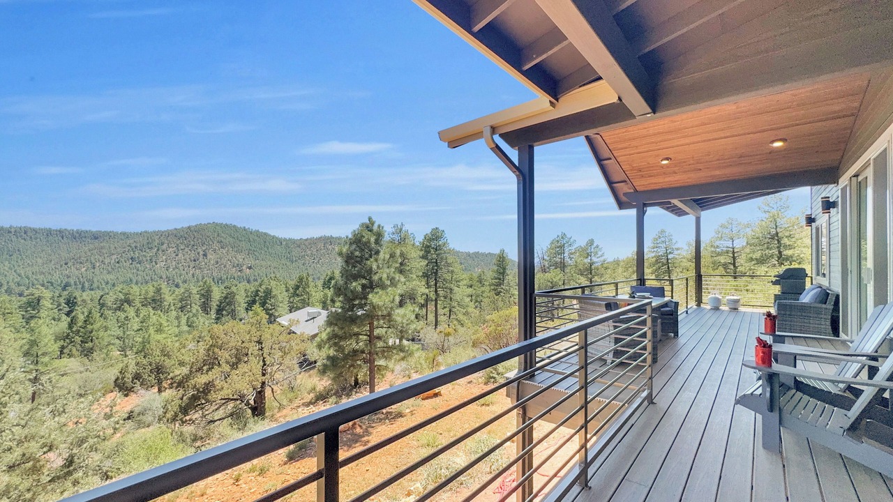 Photo of Patio Balcony in Strawberry
