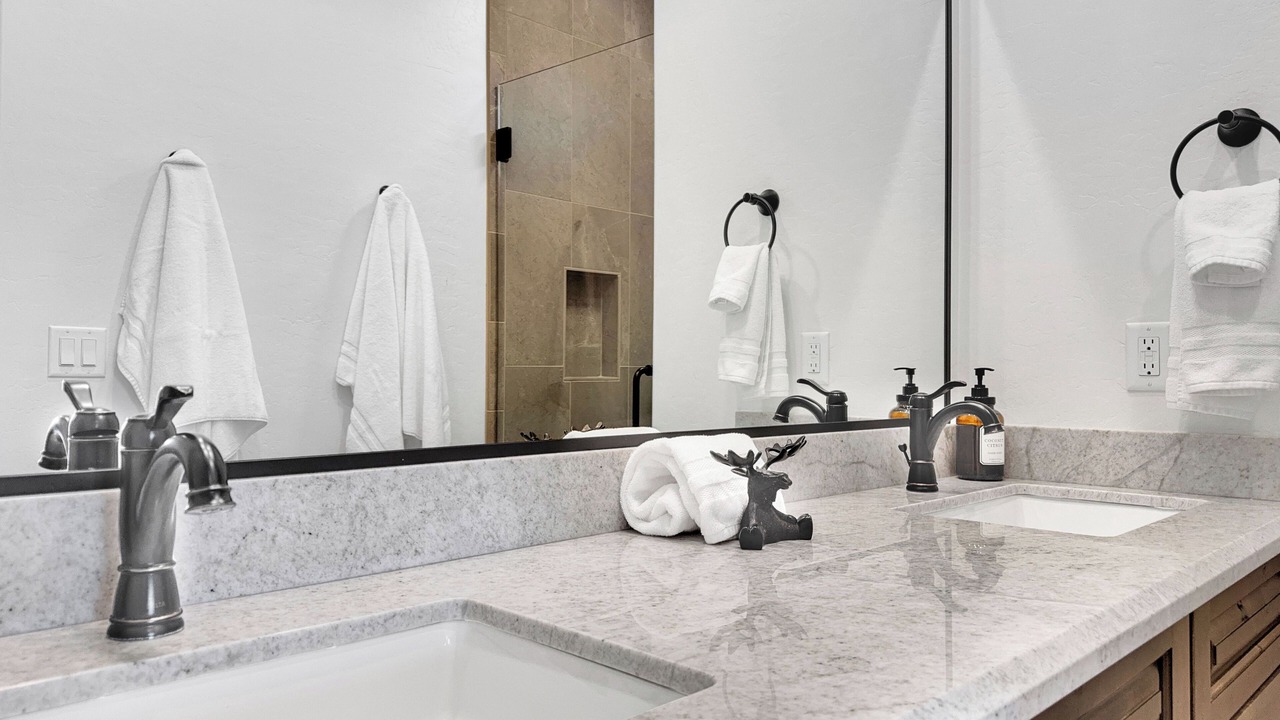 Photo of Bathroom in Strawberry