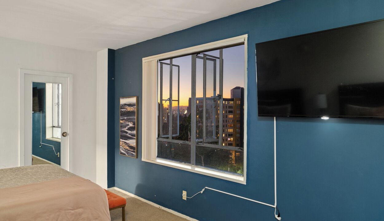 Photo of Bedroom in La Brea