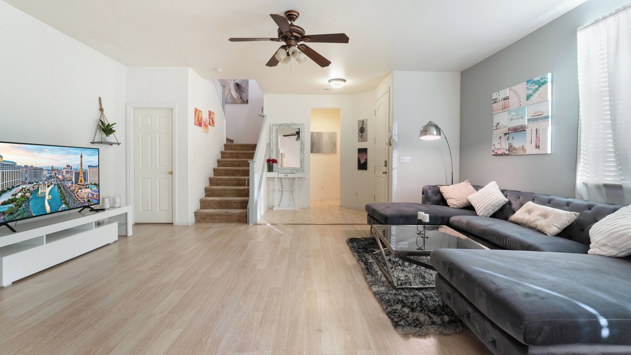 Photo of Livingroom in Rhodes Ranch