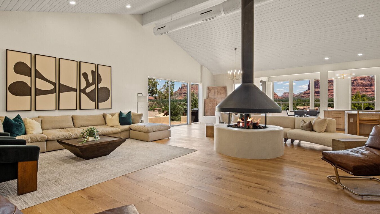 Photo of Livingroom in Oak Creek