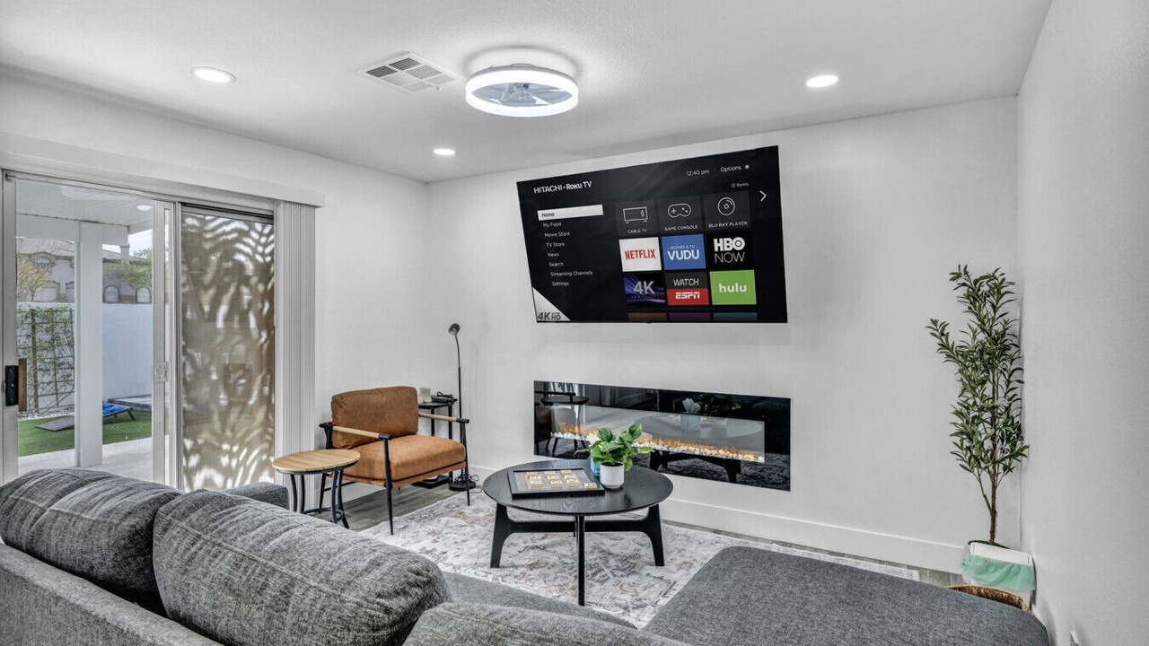 Photo of Livingroom in Green Valley