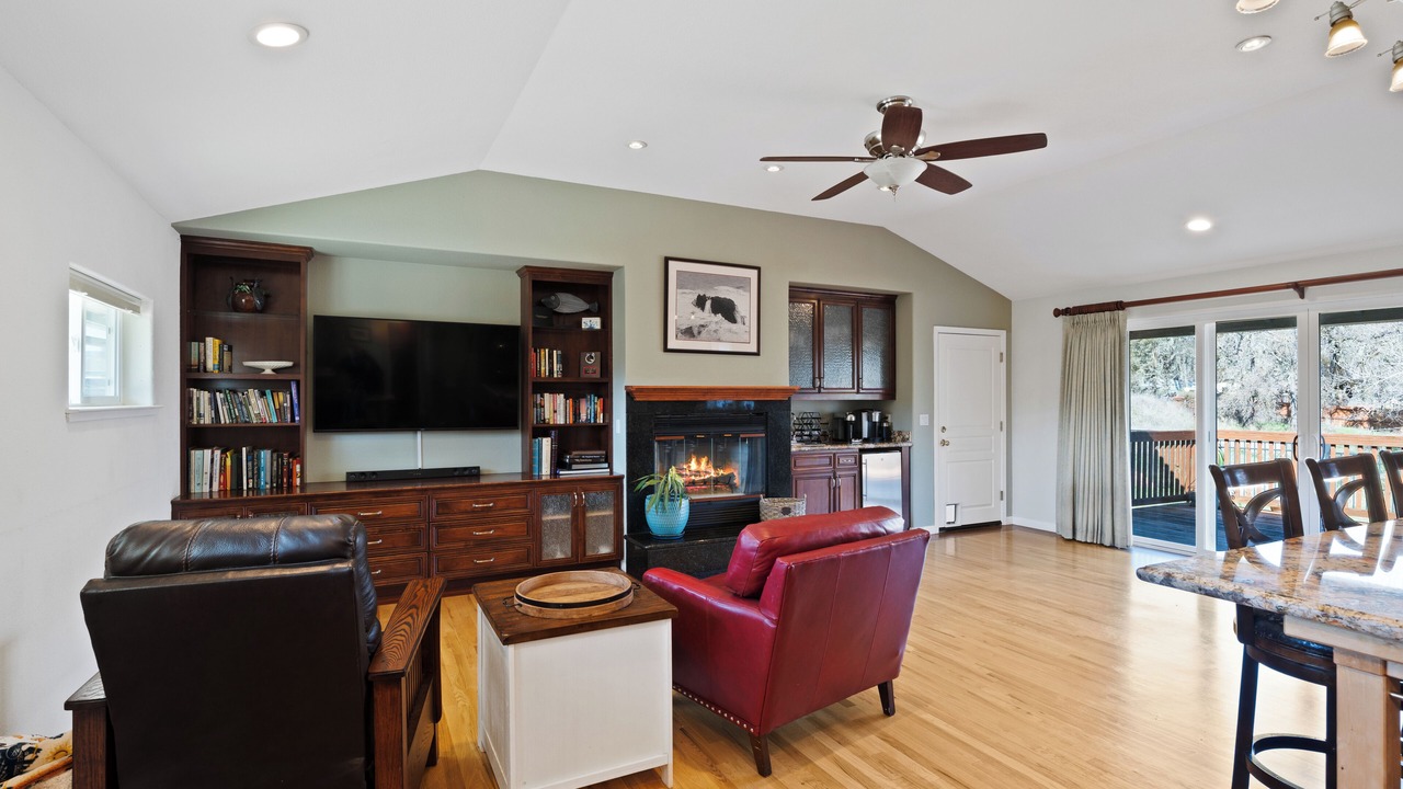 Photo of Livingroom in North Lakeport