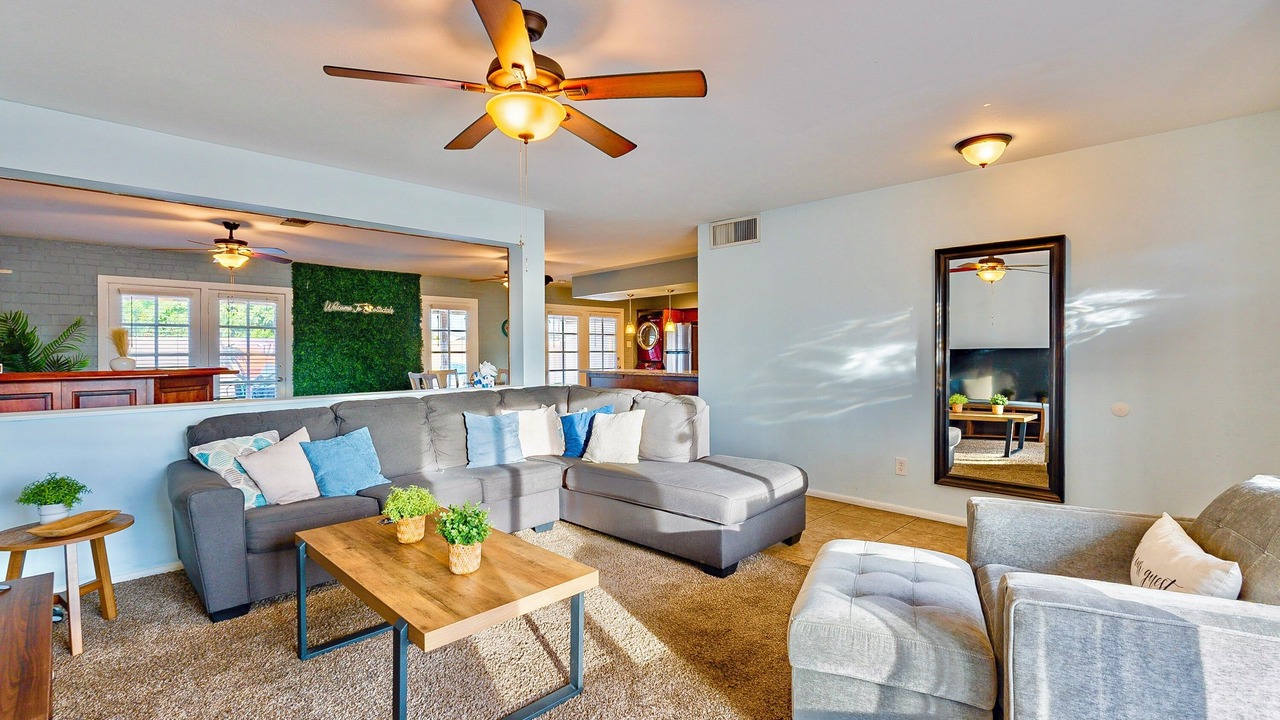 Photo of Livingroom in Scottsdale Estates Six