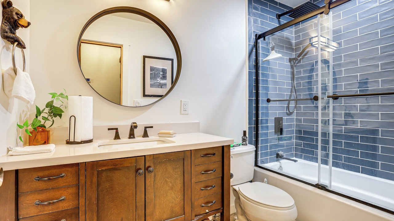 Photo of Bathroom in Arrowhead Villas