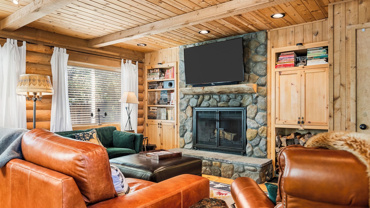 Photo of Livingroom in Fawnskin