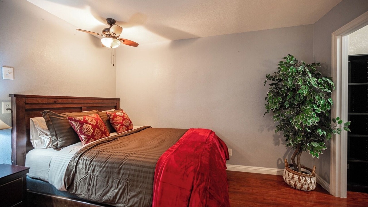 Photo of Bedroom in Sunrise Manor