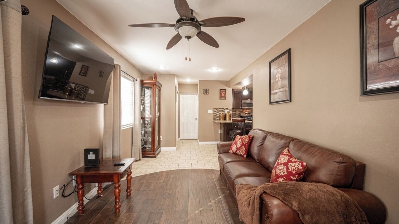 Photo of Livingroom in Sunrise Manor