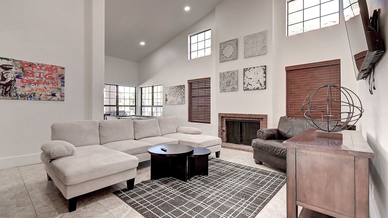 Photo of Livingroom in Paradise Valley Village