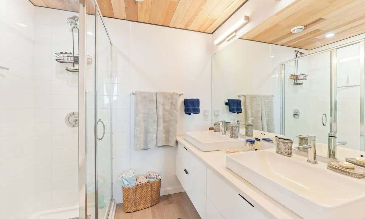 Photo of Bathroom in Panorama Heights