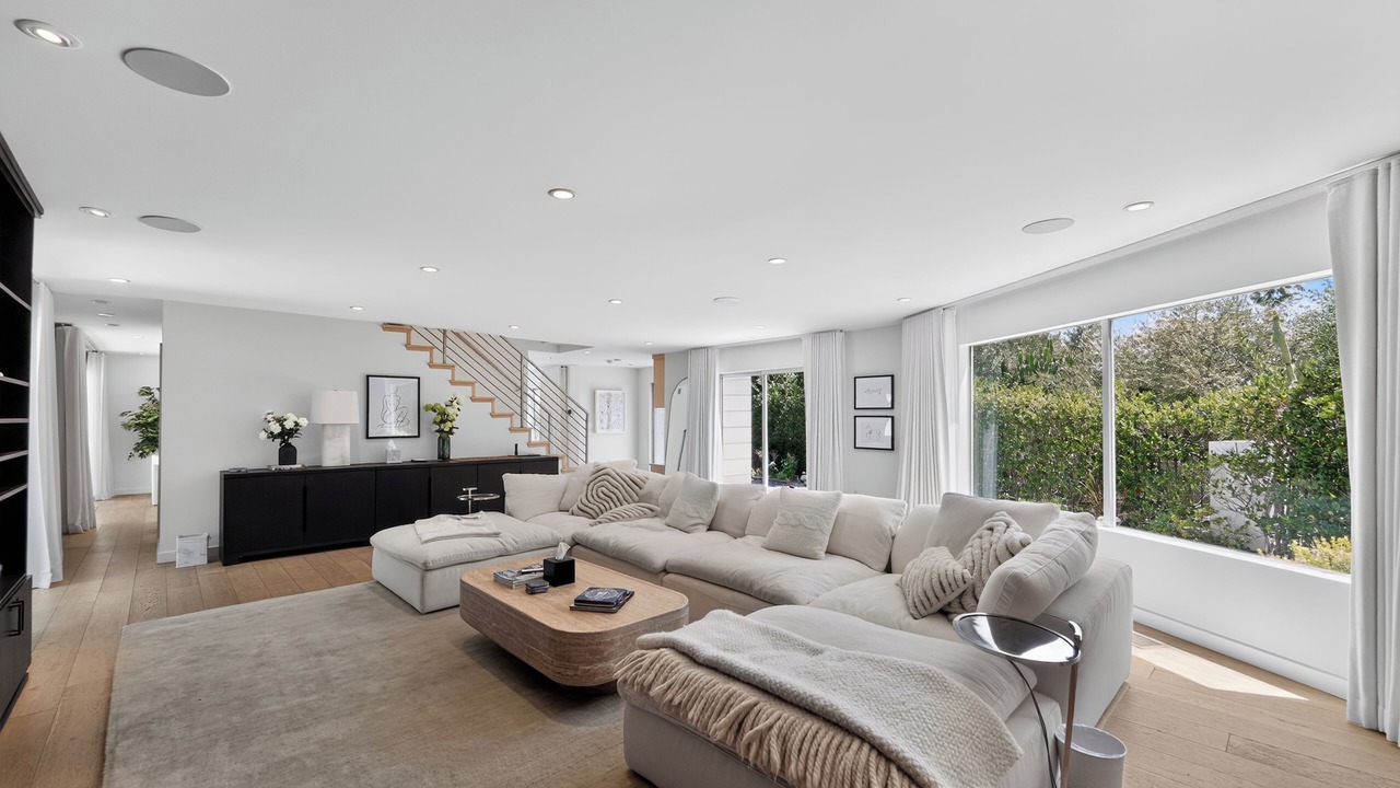 Photo of Bedroom in Hollywood Hills West