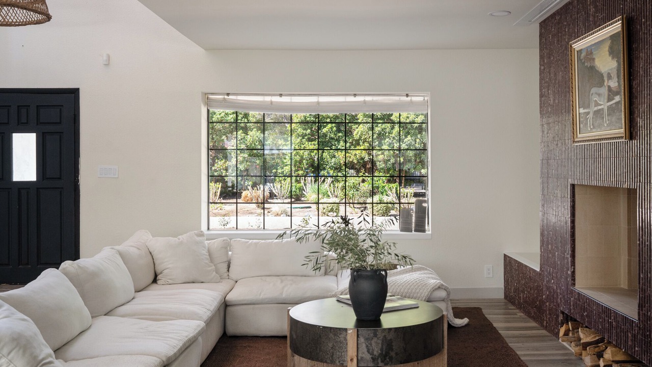 Photo of Livingroom in Spring Valley
