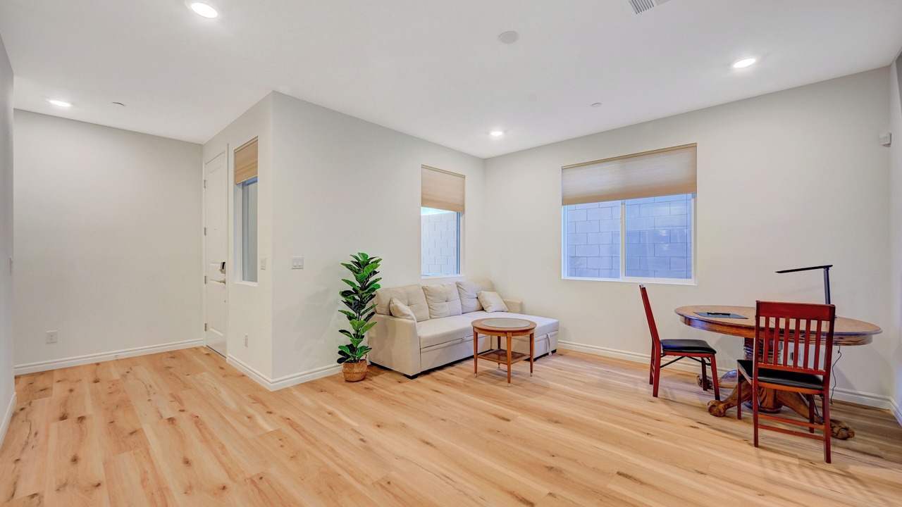 Photo of Livingroom in McCullough Hills