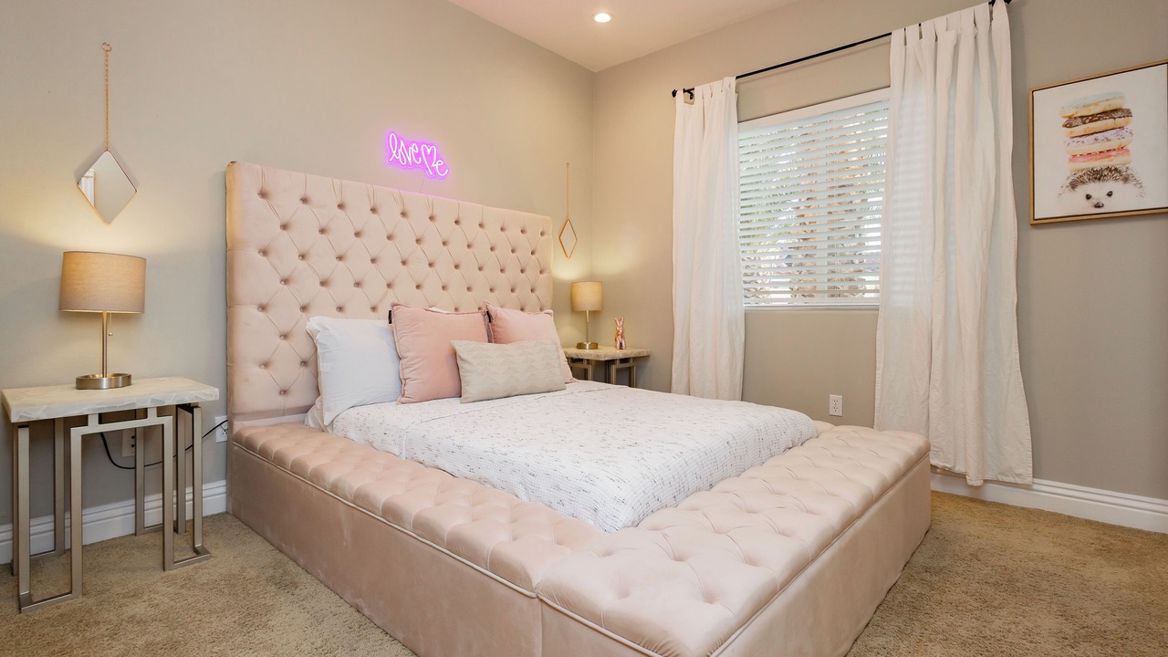 Photo of Bedroom in Enterprise