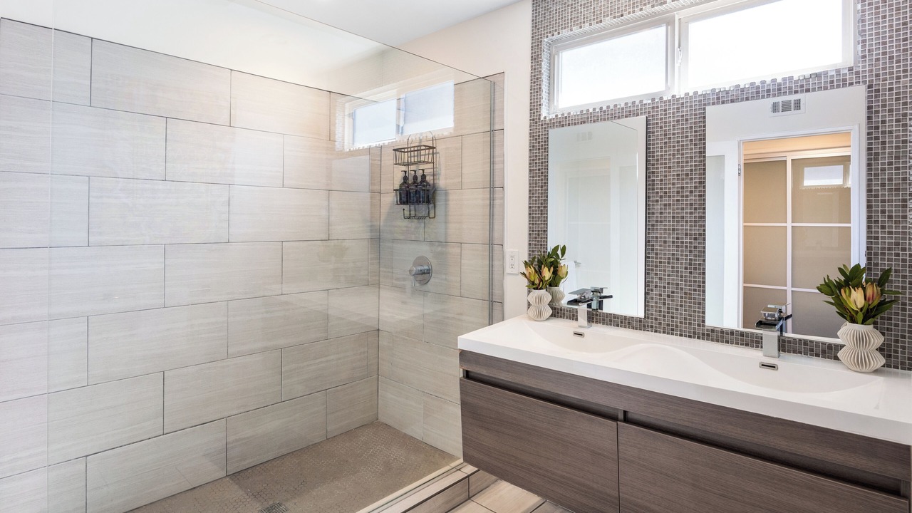 Photo of Bathroom in Ladera Heights