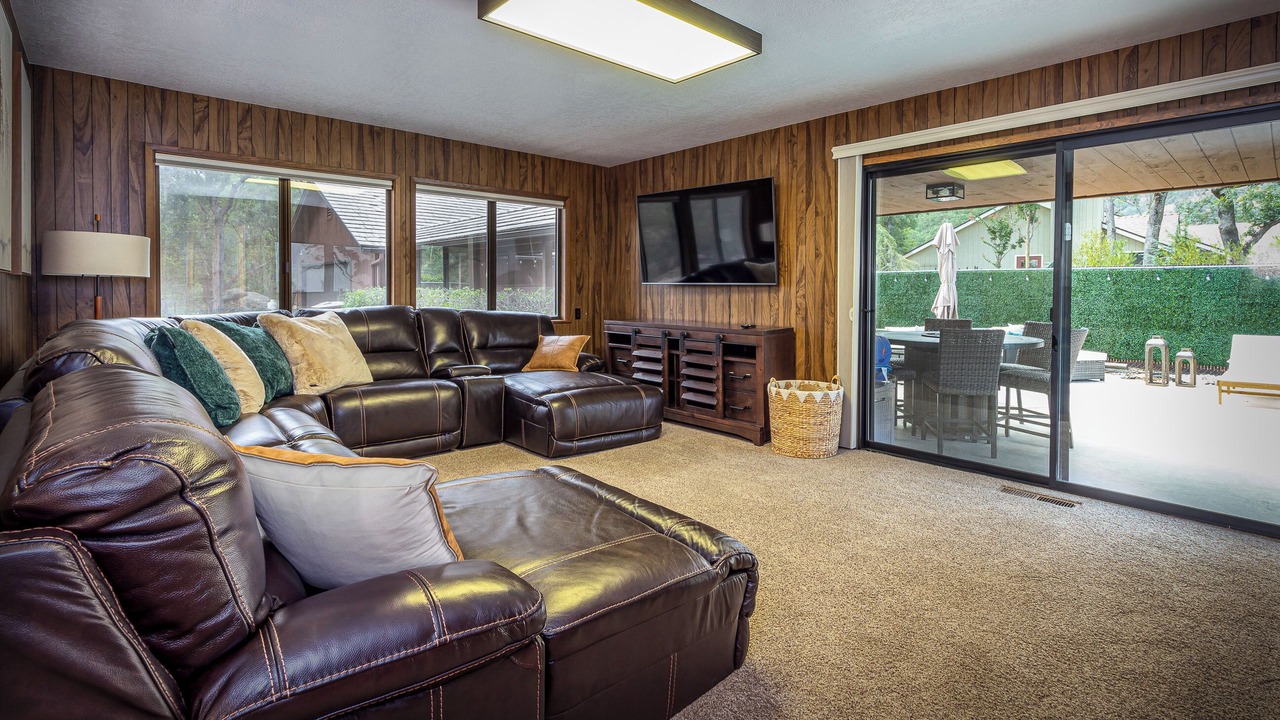 Photo of Livingroom in Three Rivers