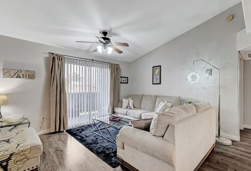 Photo of Livingroom in Silverado Ranch