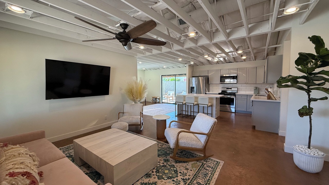 Photo of Livingroom in Papago Parkway