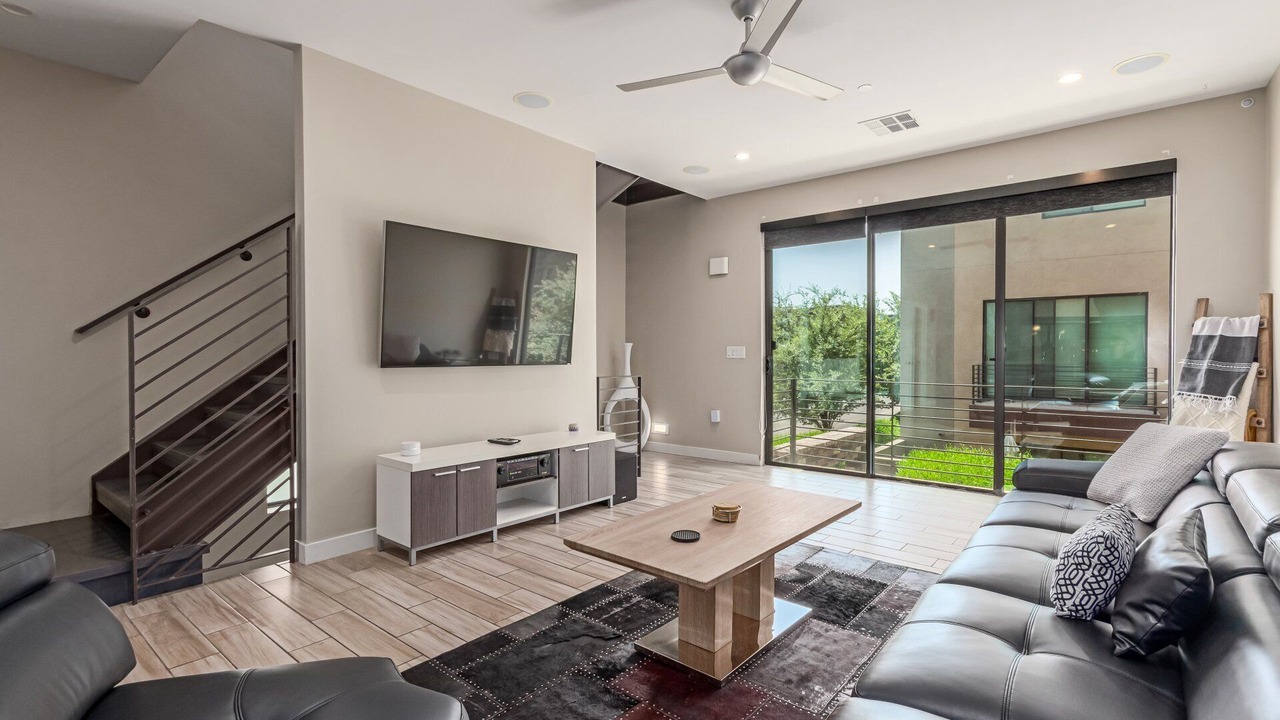 Photo of Livingroom in Arts District