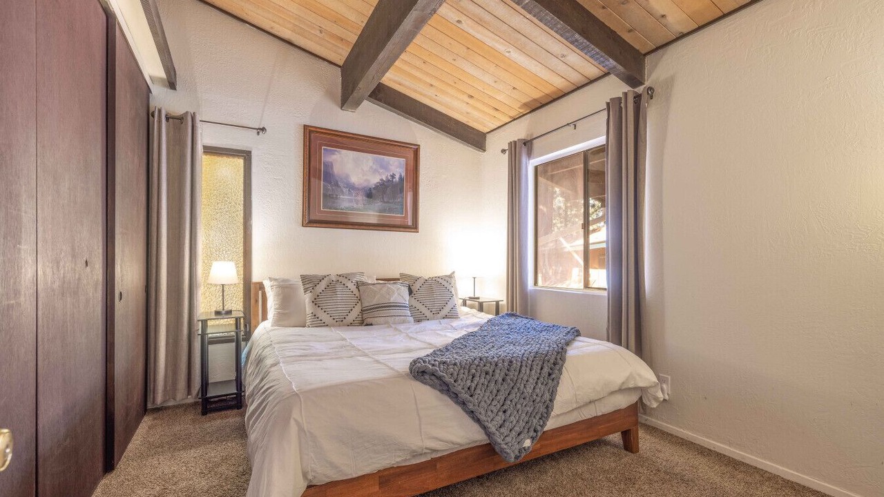 Photo of Bedroom in Summit Estates