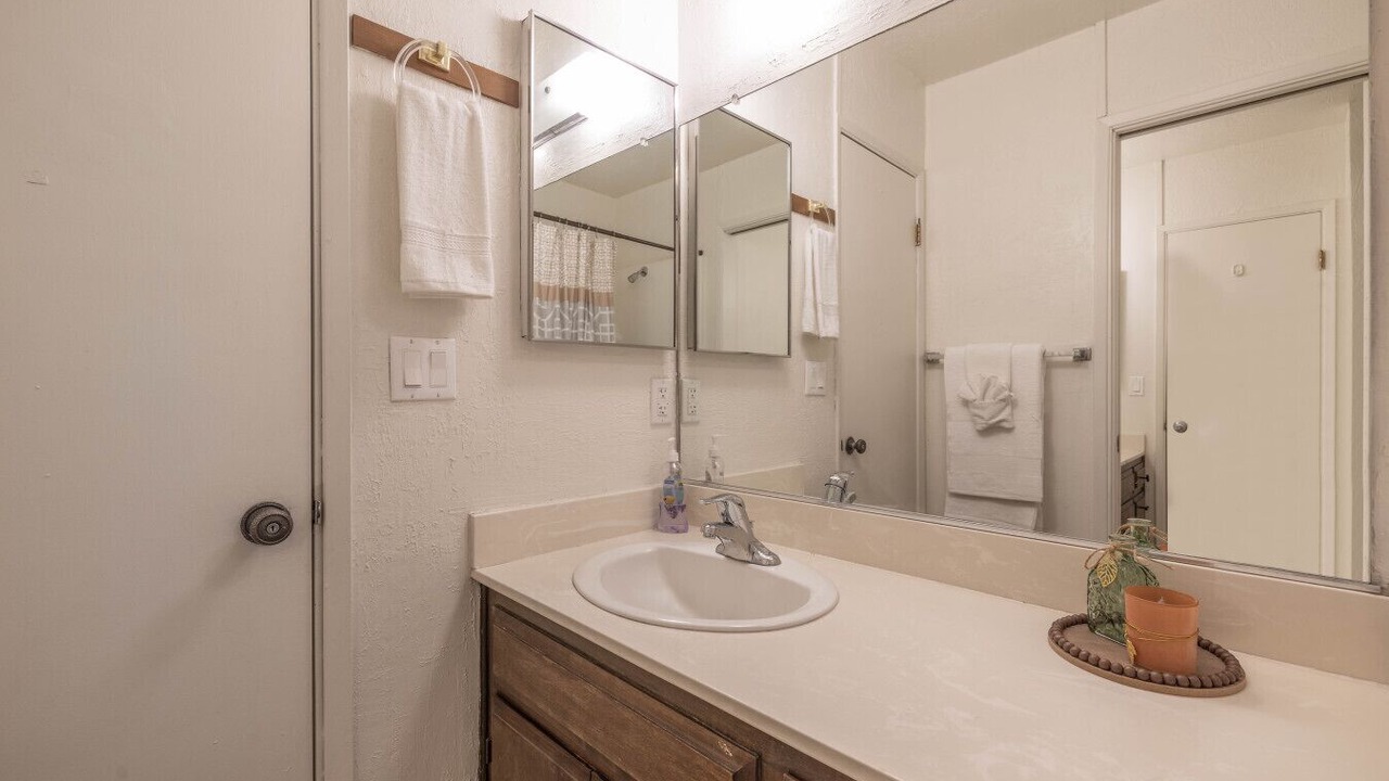 Photo of Bathroom in Summit Estates