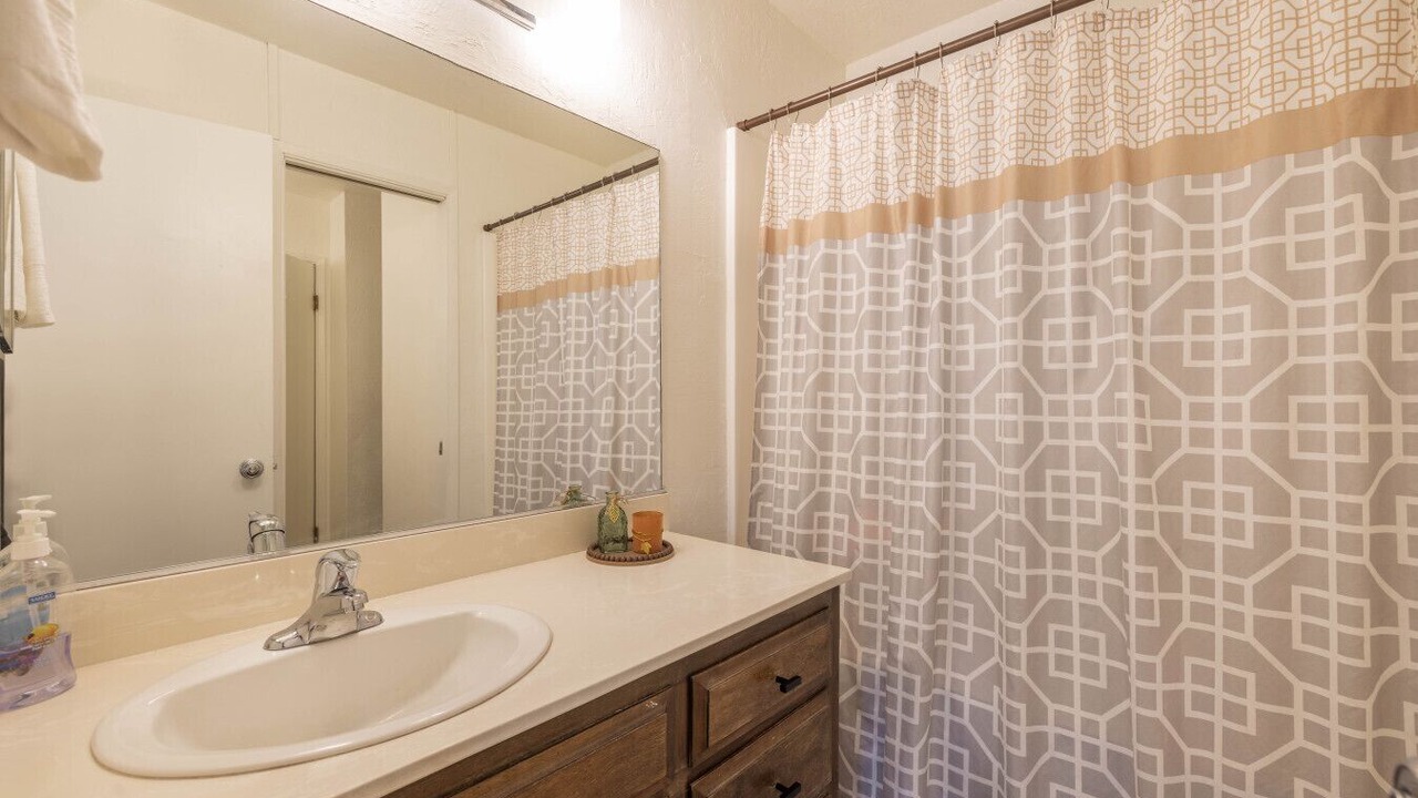 Photo of Bathroom in Summit Estates