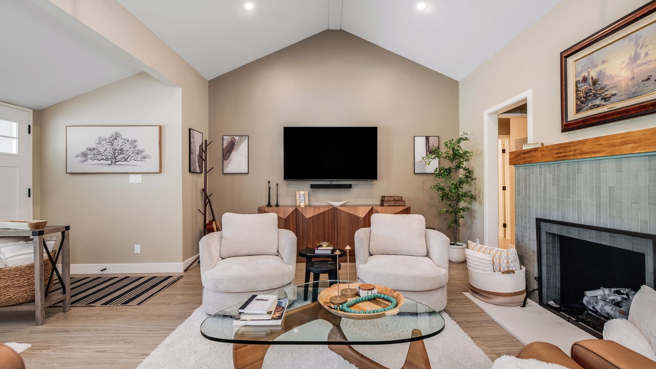 Photo of Livingroom in Studio City