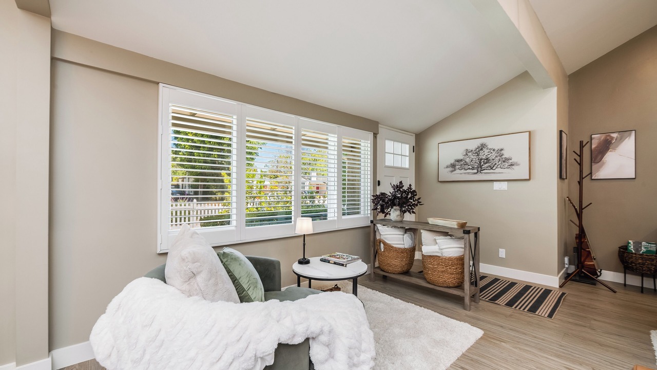 Photo of Livingroom in Studio City