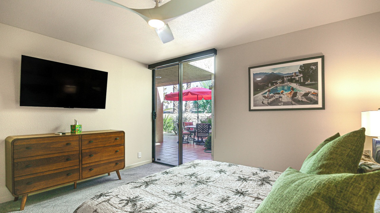 Photo of Bedroom in Canyon Corridor