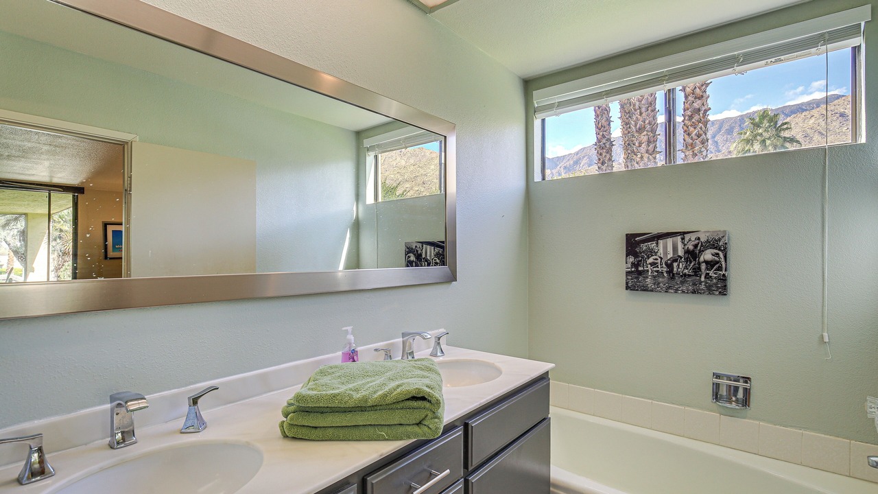 Photo of Bathroom in Canyon Corridor