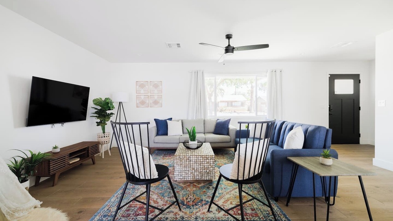 Photo of Livingroom in Papago Parkway