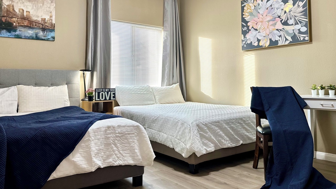 Photo of Bedroom in Enterprise