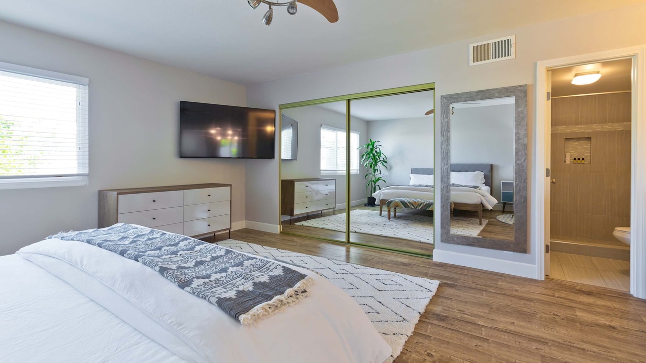 Photo of Bedroom in Racquet Club South