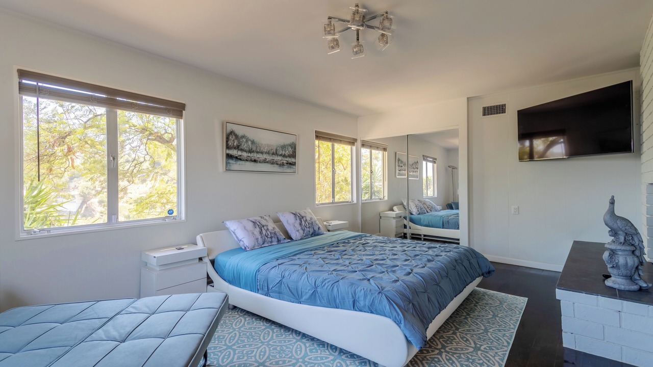 Photo of Bedroom in Beverly Glen