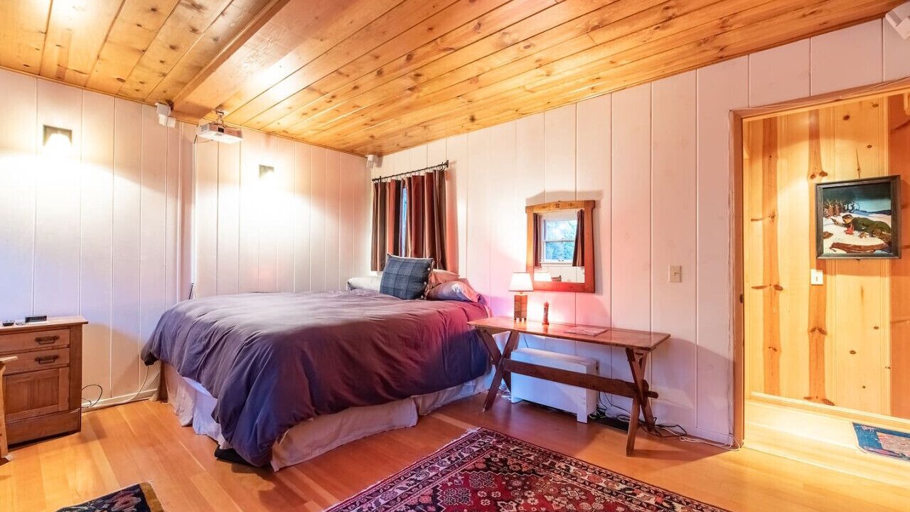 Photo of Bedroom in Lake Arrowhead