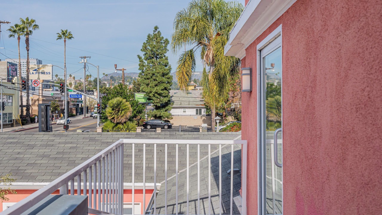 Photo of Patio Balcony in Hollywood