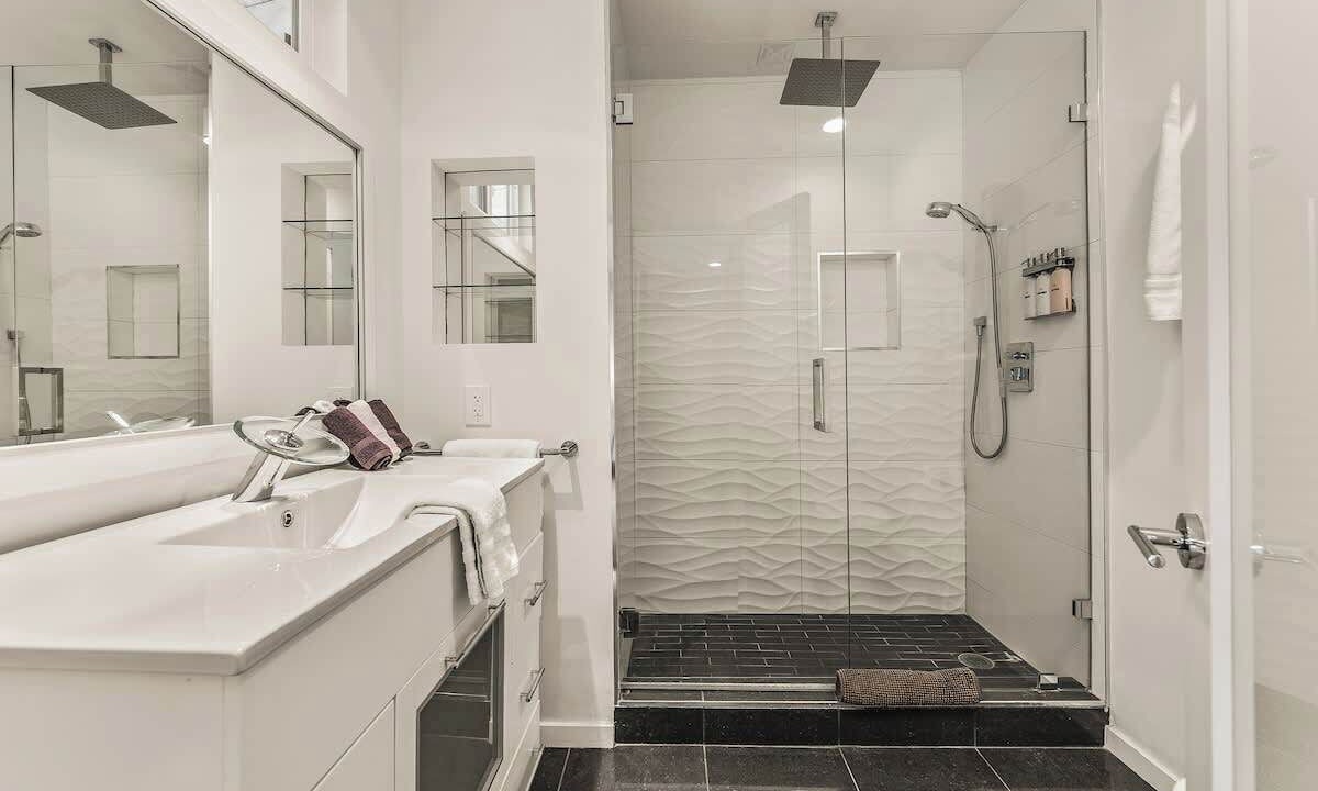 Photo of Bathroom in Sunrise Vista Chino