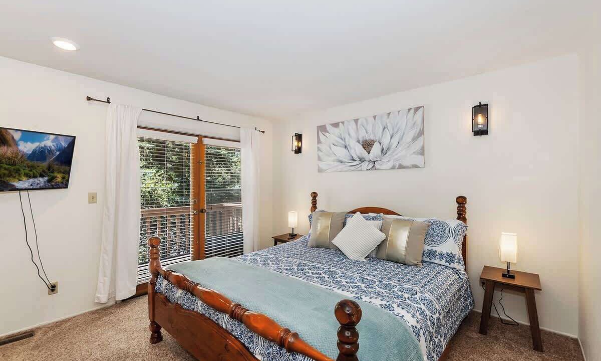 Photo of Bedroom in Summit Estates