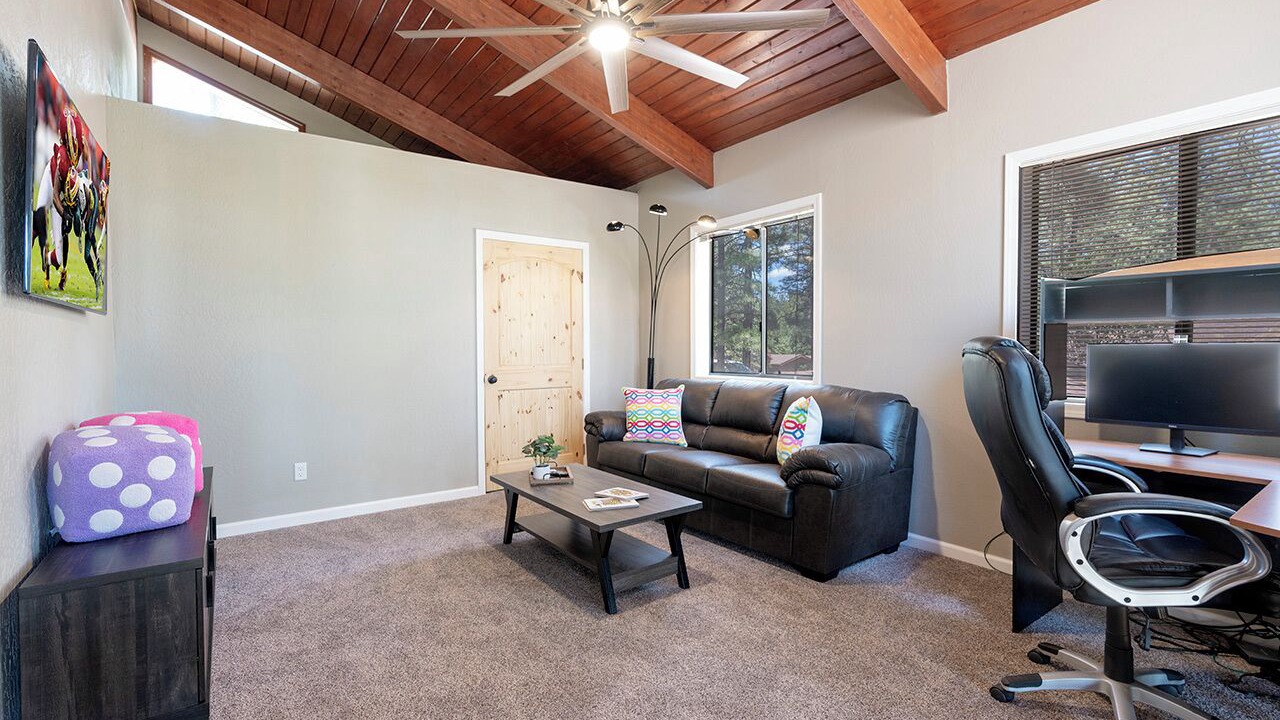 Photo of Livingroom in Munds Park
