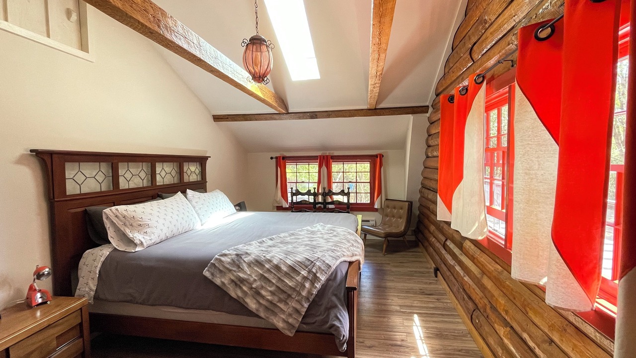 Photo of Bedroom in Anderson Valley