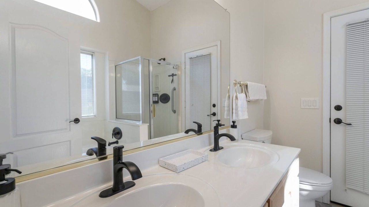 Photo of Bathroom in Avondale
