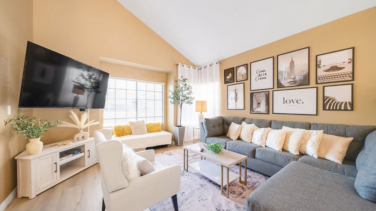 Photo of Livingroom in Spring Valley