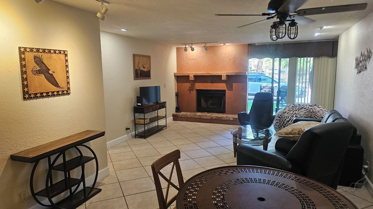 Photo of Livingroom in Oak Creek
