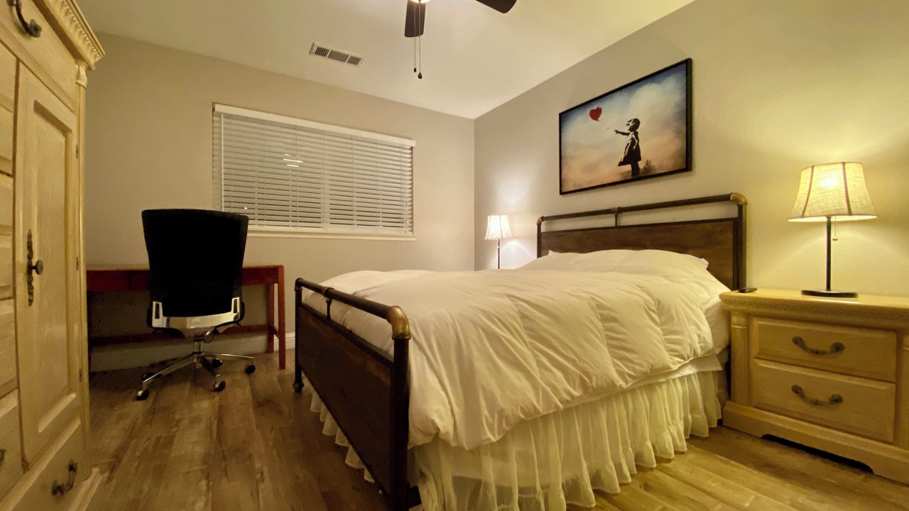 Photo of Bedroom in Raisin