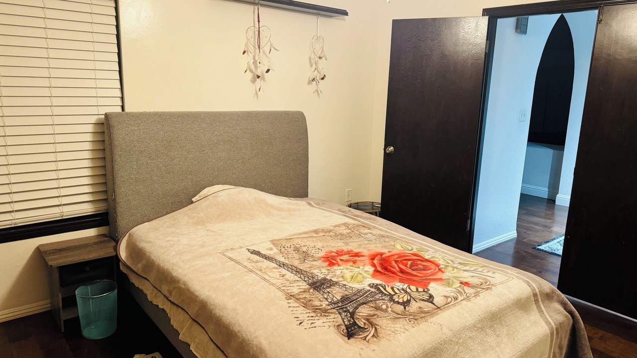 Photo of Bedroom in Bakersfield