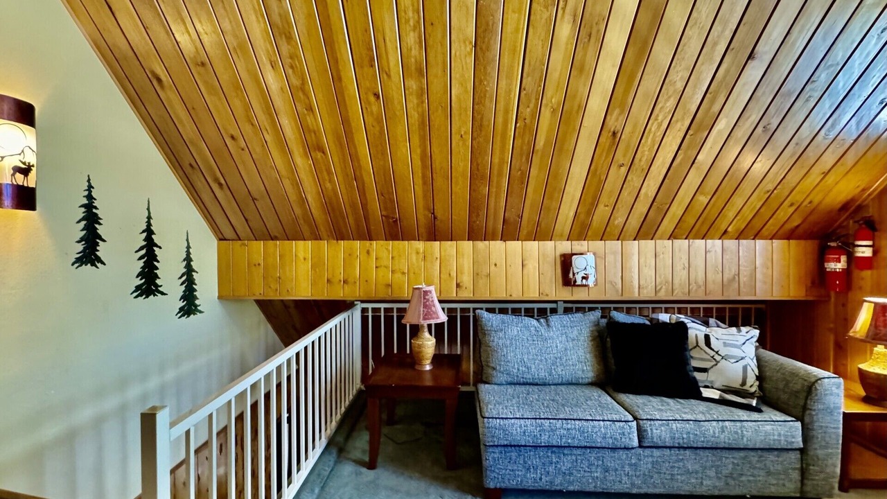 Photo of Livingroom in Whispering Forest