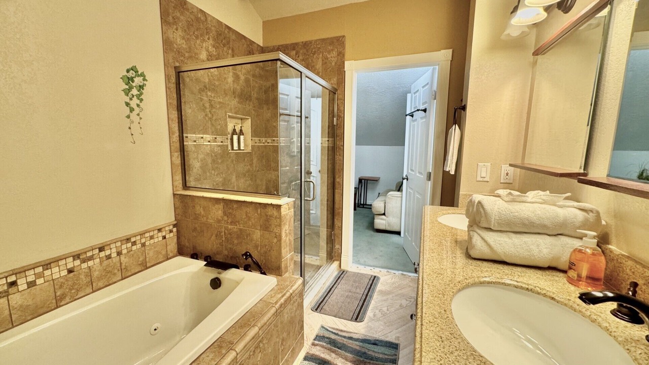 Photo of Bathroom in Whispering Forest